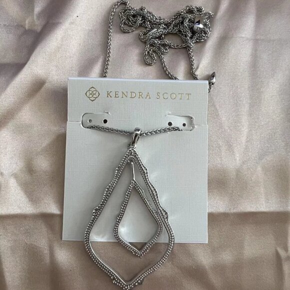 Kendra Scott necklace - Picture 2 of 5
